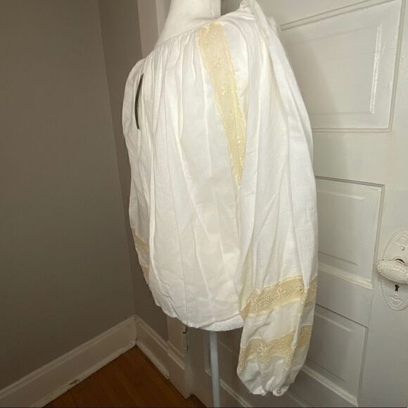 BCBGMaxAzria White w Cream Lace Detail Bell Sleeve - Picture 7 of 11